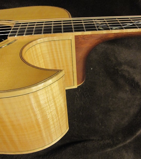 Alvarez MD 200C Masterworks Series all solid woods spruce and