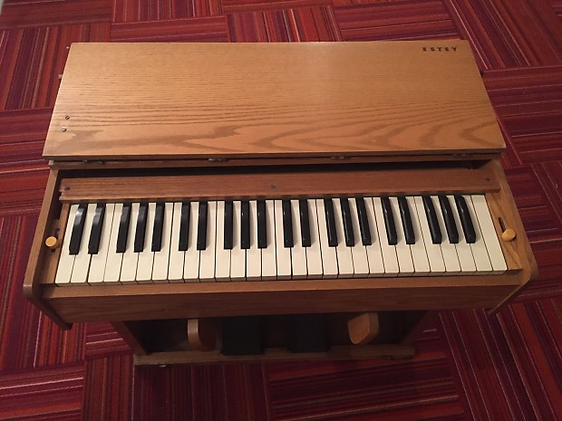 Portable clearance reed organ