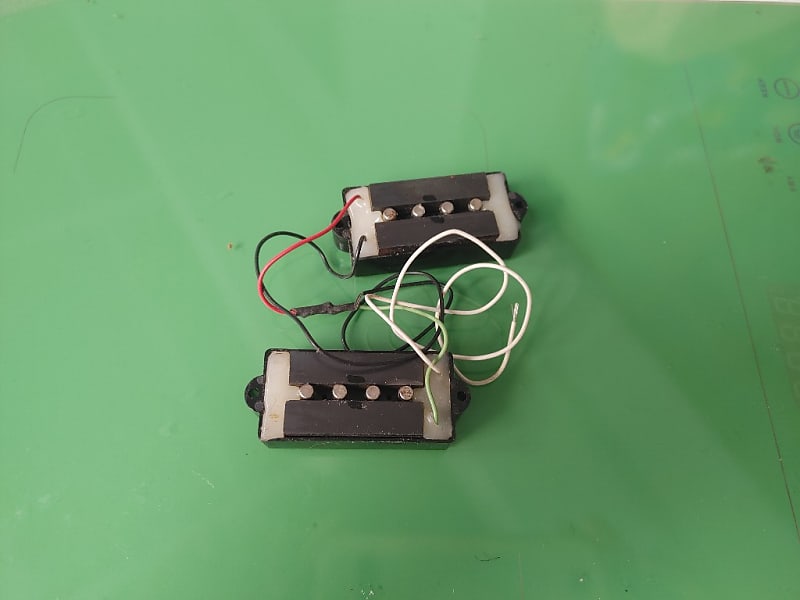 DiMarzio DP122 Model P Hum Canceling Bass Pickup - Black