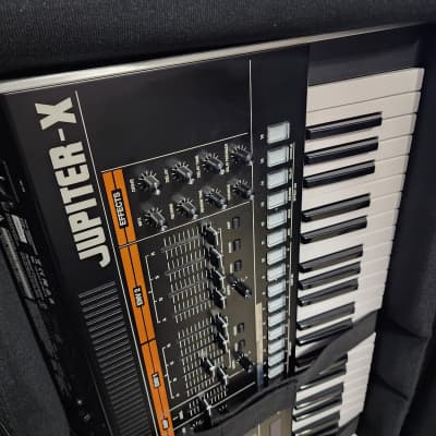 Roland Jupiter-X 61-Key Synthesizer + Rolling Case