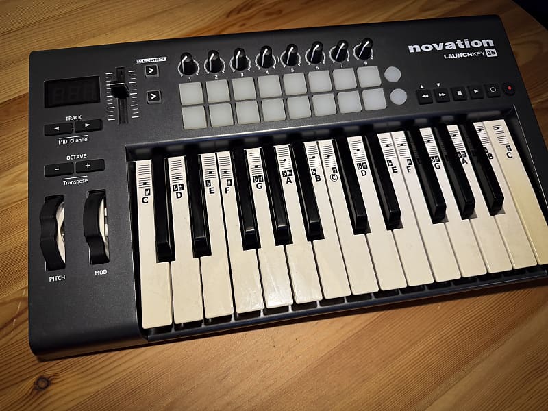 Novation Launchkey 25 MKI MIDI Keyboard Controller | Reverb