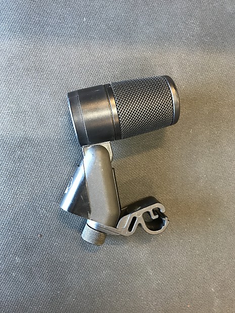 AKGダイナミックマイクAKG D440 D40 | Professional dynamic instrument microphone