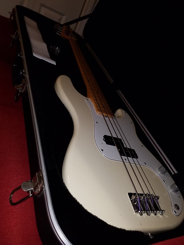 vintage 1985/1986 fender precision bass, original, E Series, japan, P bass