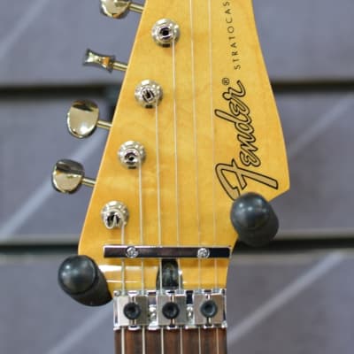 Fender Artist Dave Murray Stratocaster 2-Colour Sunburst Electric Guitar & Deluxe Gig Bag B Stock image 4