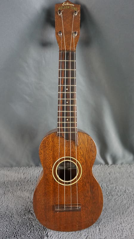 Kasuga Silver Mellow Tone 1960s Ukulele