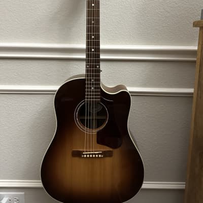 Gibson J-15 2014 - 2019