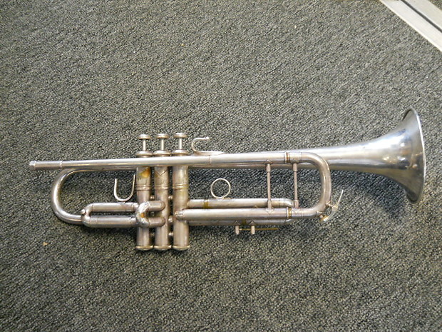 新宿Vincent Bach Stradivarius Model37 トランペット ヴィンセントバック ストラディバリウス ケース付き　Y4138 本体