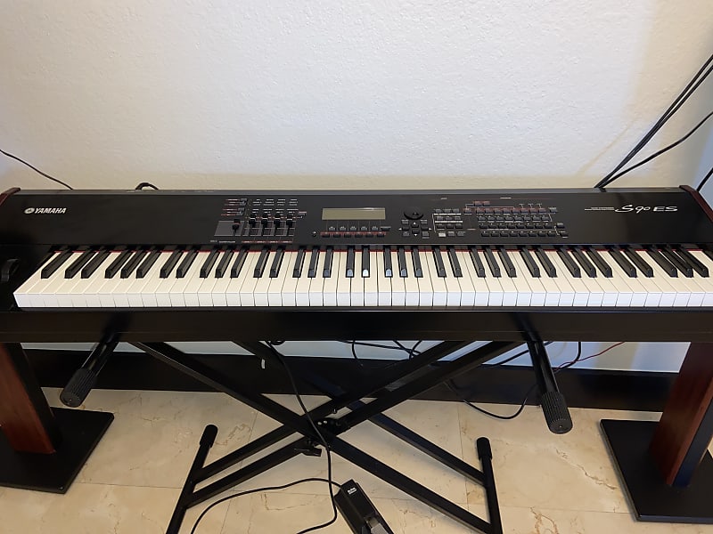 Yamaha S90 ES Synthesizer Keyboard 88 Keys, 2 amplifying | Reverb