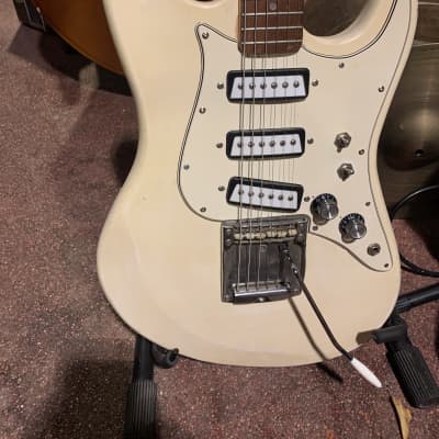 Aria Diamond 60’s White image 2