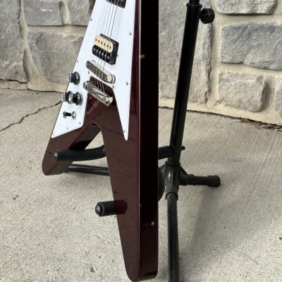 Gibson Flying V 2018 left handed - Aged Cherry - w/ factory photo image 8