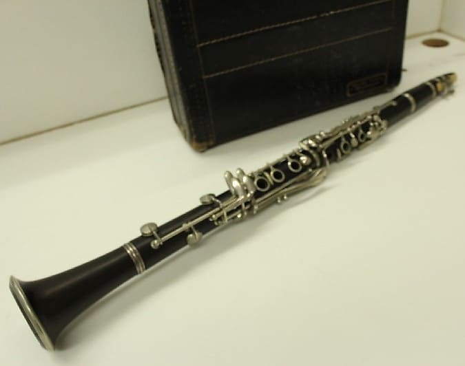 Martin-Freres Paris 1740 intermediate-level wood clarinet