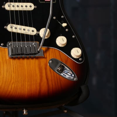 Fender Ultra Luxe Stratocaster, Rosewood Fingerboard, 2-Color Sunburst image 5