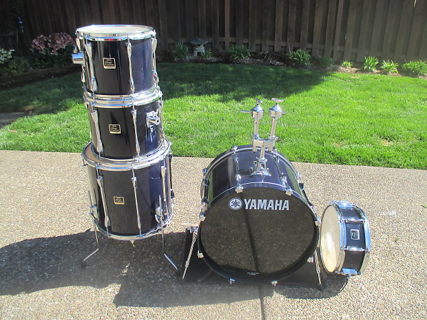 Yamaha Stage Custom Blue 3d mon