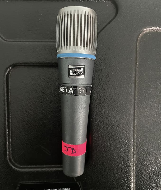 Shure BETA 57 Supercardioid Dynamic Microphone