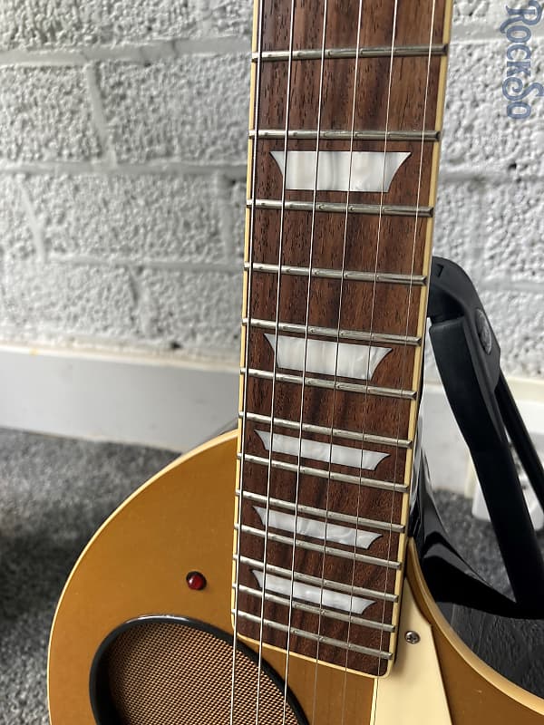 Fernandes Nomad ZO-3 1956 GT Gold