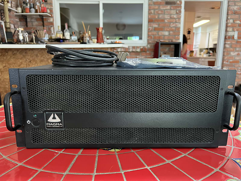 Magma PE6R4I Expansion Chassis WITH card and cable Reverb