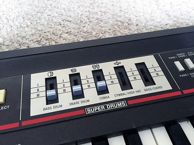 CASIO Casiotone CT-320 電子ピアノ シンセサイザー 銀色 Casio Casiotone CT-320 Electronic Keyboard - Evolution Music