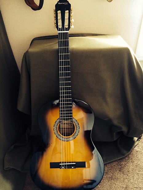 Huntington nylon deals string guitar