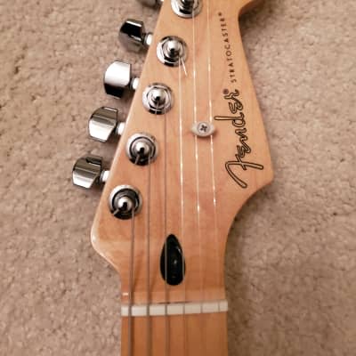 Fender Player Stratocaster with Maple Fretboard 2018 - Present Buttercream image 2