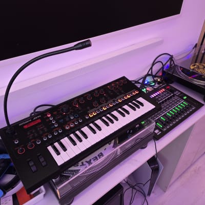 Roland JD-Xi 37-Key Analog/Digital Crossover Synthesizer 2015 - Present - Red