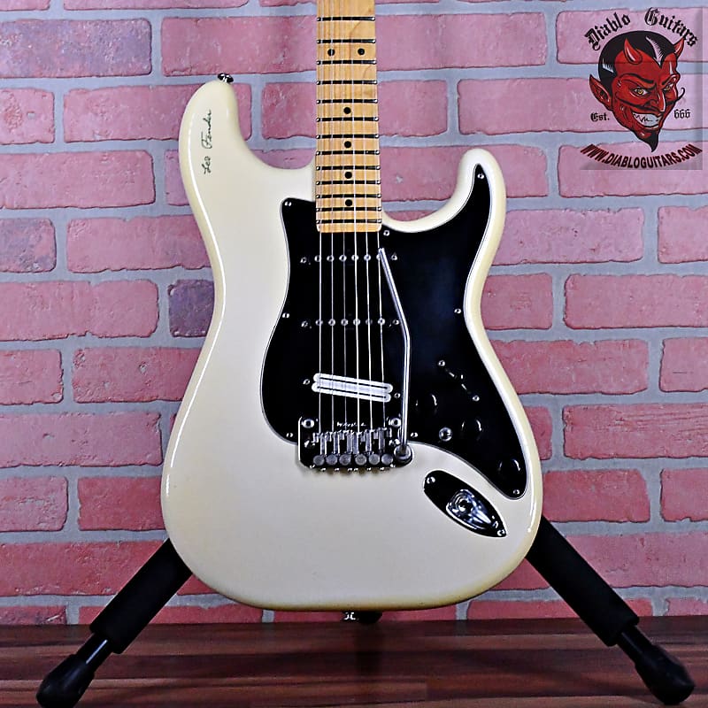 G&L S-500 Leo Fender Signature Edition USA made in 1991 Olympic White in  Original Hard Shell Case