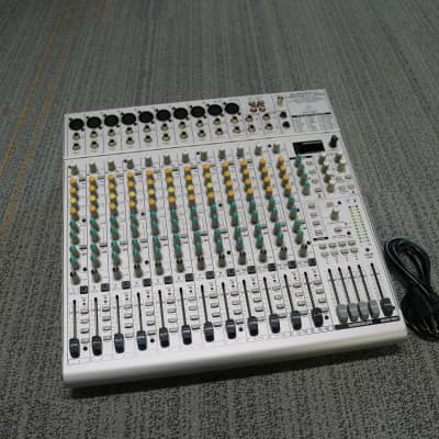 Behringer Eurorack UB2442FX-Pro 24-Input 4-Bus Mic / Line