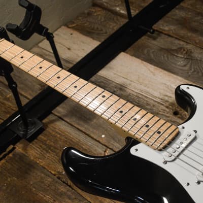 Fender Eric Clapton Artist Series Stratocaster with Vintage Noiseless Pickups Black image 13