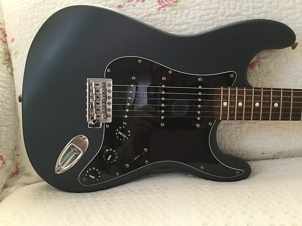 2004 fender store stratocaster mim