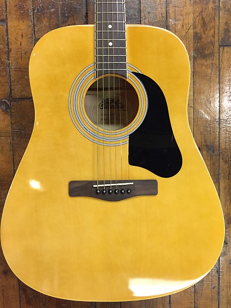 Silvertone SD3000PK N Dreadnought 2000s Natural Spruce
