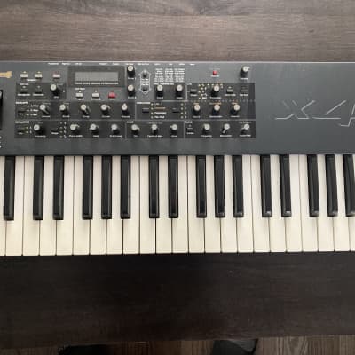 Dave Smith Instruments Mopho x4 44-Key 4-Voice Polyphonic Synthesizer 2013 - 2018 - Black with Wood Sides