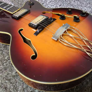 YAMAHAの名作フルアコAE2000。 今回はジャック交換を中心とした