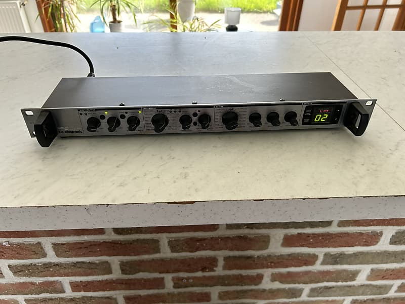 TC Electronic M300 Dual Engine Effects Processor 2000s - Silver image 1