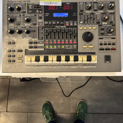 Roland MC-505 Groovebox 1998 - 2002 - Gray