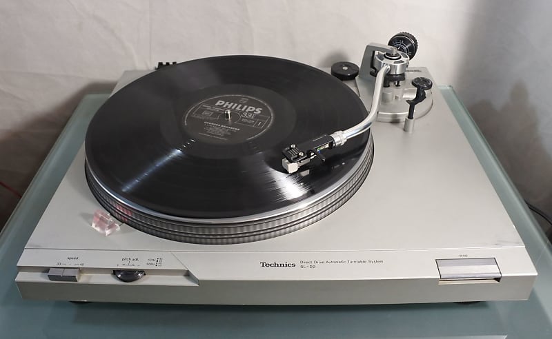 Platine vinyle Technics SL-D2 Direct Drive Automatic Turntable + cellule Numark image 1