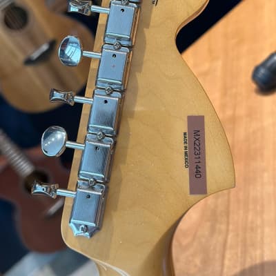 Fender Jimi Hendrix Stratocaster 2023 - 3 Tone Sunburst with Maple Fingerboard image 8