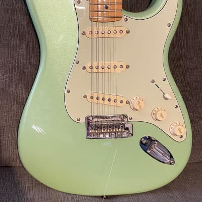 Fender Special Edition Stratocaster  Sea foam green image 2