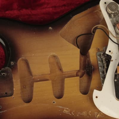 original 1957 Fender Stratocaster Sunburst w/orig. tweed case image 23