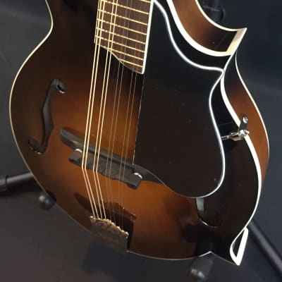 Kentucky KM-650 Standard F-Style Mandolin Vintage Sunburst w/ Travel Case image 5