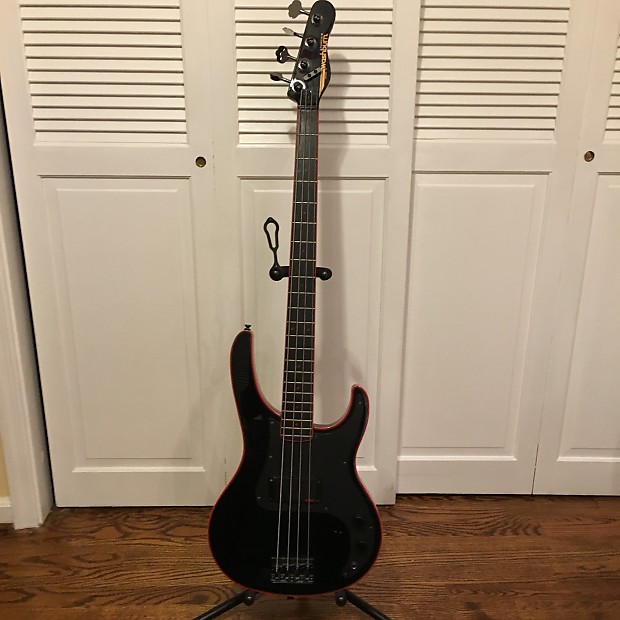 Washburn Force 8 Bass 1989 Black / Red | Reverb