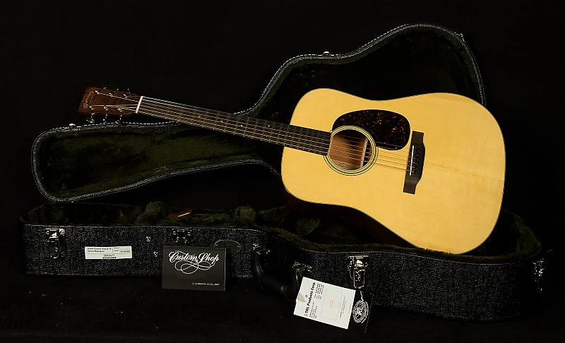 Martin D-18 カスタム Martin Custom Shop D-18のカスタム品の紹介です！ ドレッド