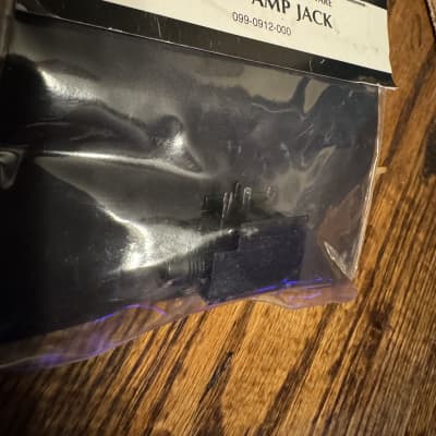 Fender 099-0912-000 1/4" Mono Amp Jack 2010s - Black image 1