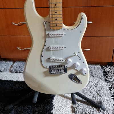 Legend Stratocaster style 1994 - white image 12