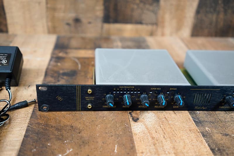 FMR AUDIO RNC 1773 X FRT-8373(1Uラックマウント) FMR AUDIO | 1U Rack Tray ラックマウントトレイ | 製品情報