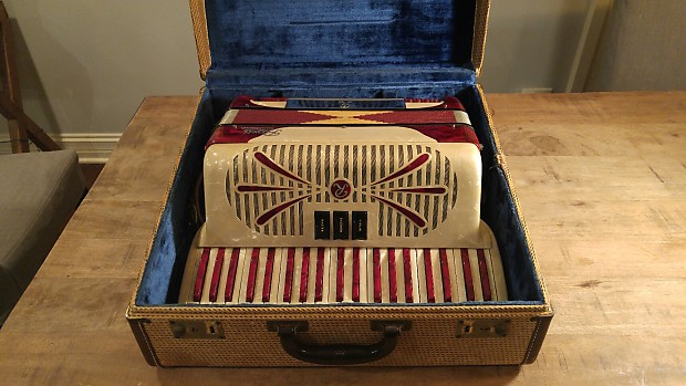 Rivoli little sales maestro accordion