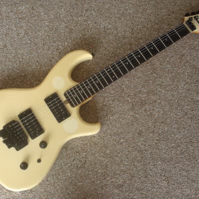 Aria Pro II RS-Hellcat アイボリー Aria Pro II アリアプロ2 RS HELLCAT - 1980年代の名器