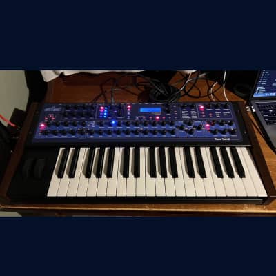 Dave Smith Instruments Mono Evolver 32-Key Monophonic Synthesizer 2006 - 2010 - Blue with Wood Sides image 3