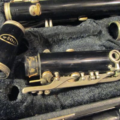 VITO Resotone 3 model 7212 Clarinet. As is needs overhaul but all looks intact. Case included. image 4