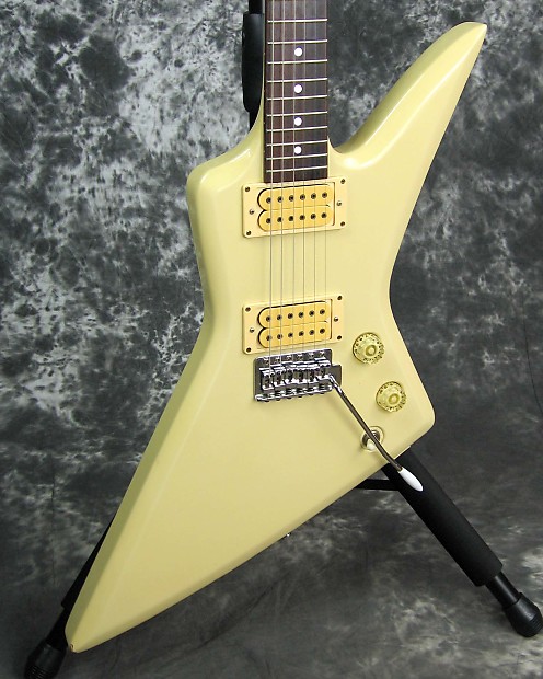 Takamine store electric guitar