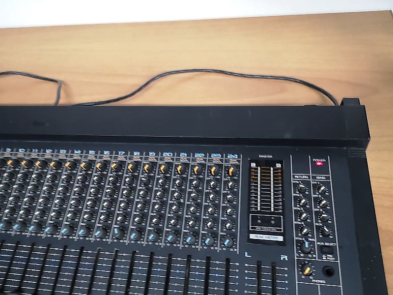 Roland M240 Line Mixer | Reverb France