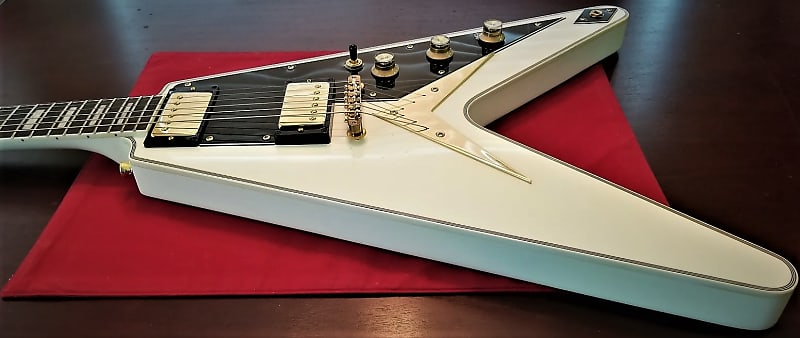 Bacchus BFV-CUSTOM FTM Flying V - White | Reverb